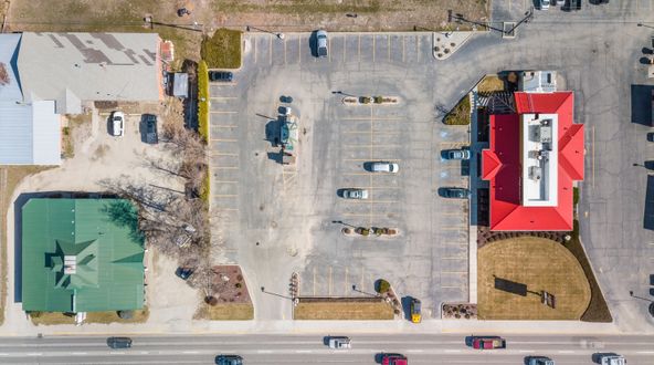 Hamilton Pizza Hut Parking Lot: 1006 N 1st St, Hamilton, MT 59840